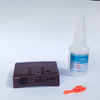 快干強(qiáng)力硅膠與塑膠粘合劑，在硅膠按鍵內(nèi)襯粘接ABS/PC塑料